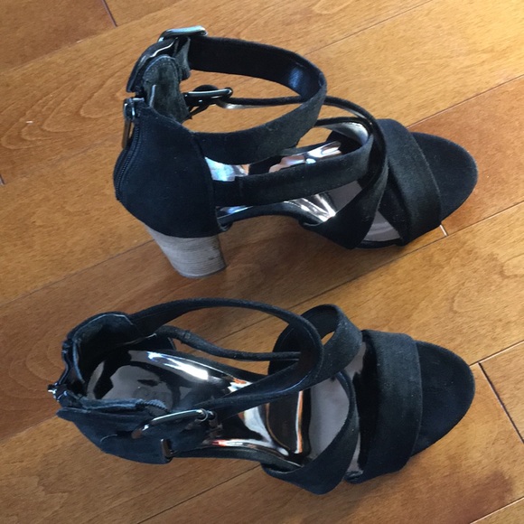 Carlos Santana size 8 black suede high heel sandals. - Picture 7 of 7